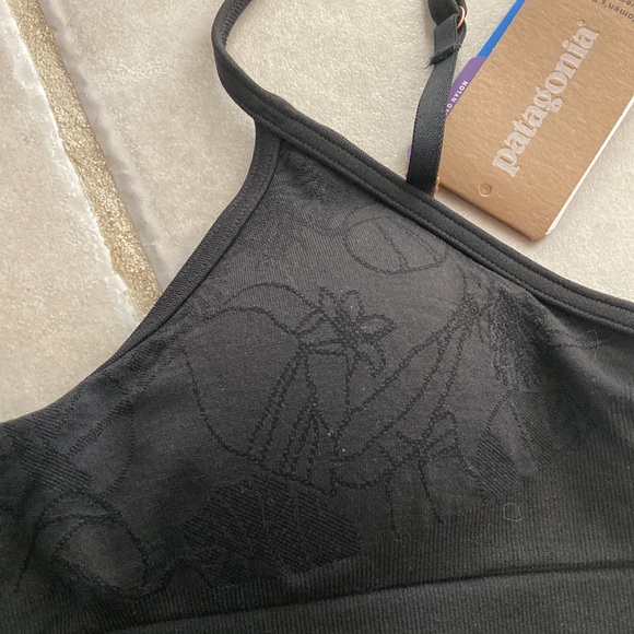 NWT Patagonia Women’s Barely Everyday Bra, Black size Medium - Picture 3 of 6